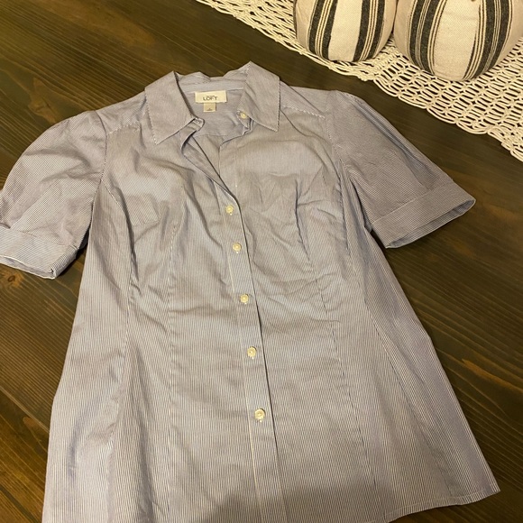 LOFT Tops - Ann Taylor LOFT Pin-Striped Puff Sleeve Blouse. Size 4